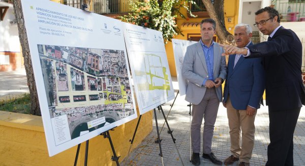 El Ayuntamiento pone en marcha la ampliación de la red de baldeo del distrito Este en El Palo