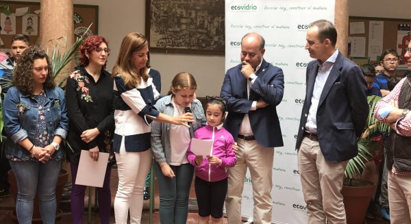 El CEIP Romero Robledo, de Antequera, gana un concurso escolar sobre reciclaje de vidrio