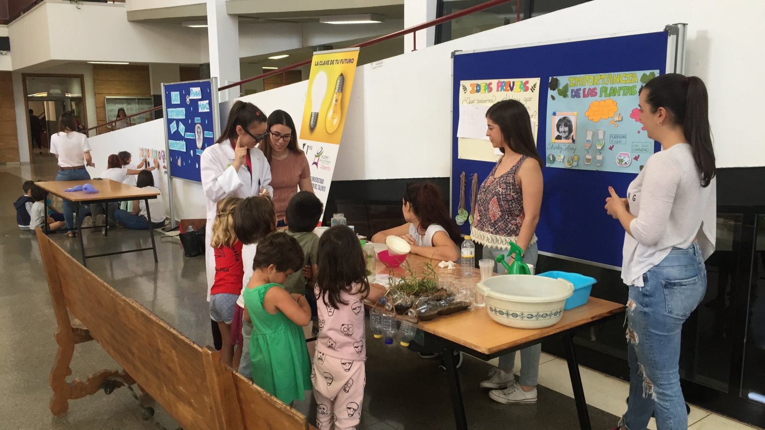 La facultad de Educación hace un recorrido por la ciencia a través de sus hitos femeninos