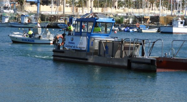 Acosol inaugura el servicio de embarcaciones para el control de calidad de las aguas en el litoral durante los meses de verano