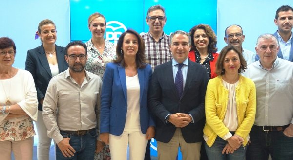Bendodo destaca que con la integración de 'Por Alhaurín' en el PP ganan todas las partes