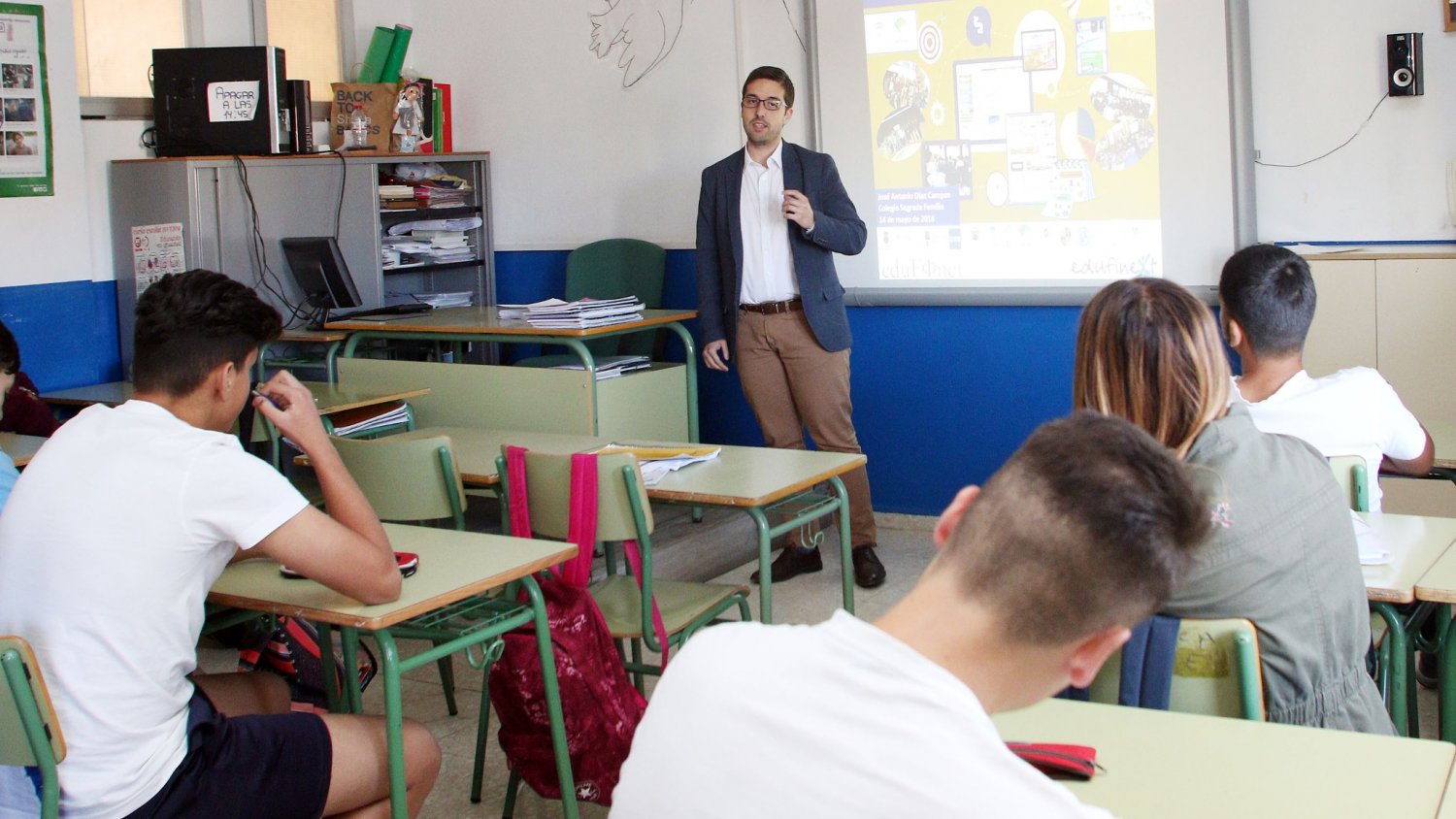 Unicaja traslada las claves del mundo financiero a alumnos de Educación Secundaria