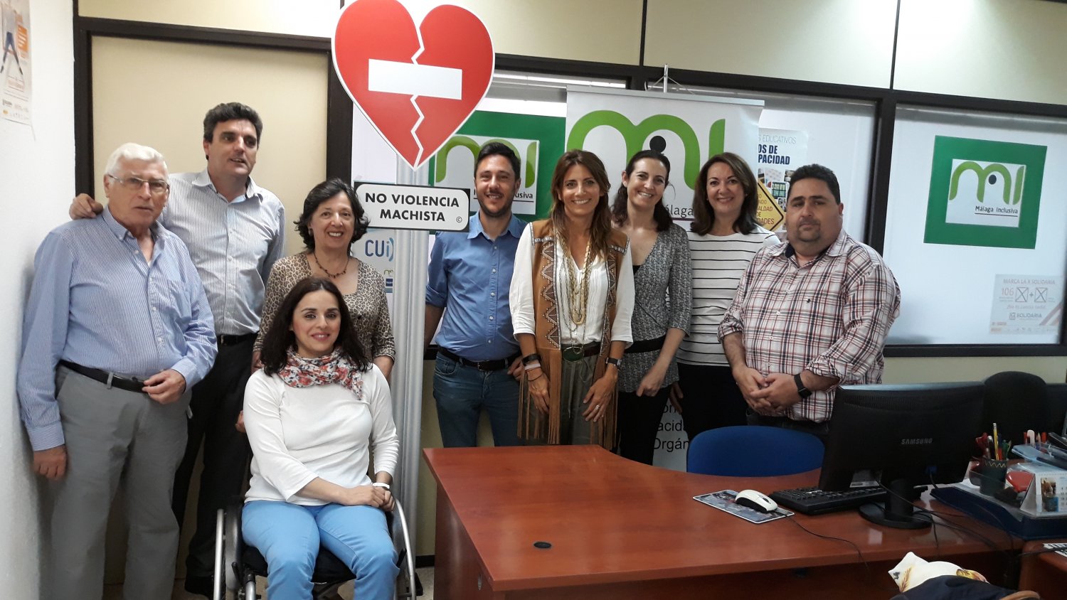 La campaña 'No a la violencia machista' llega a la Asociación Málaga Inclusiva
