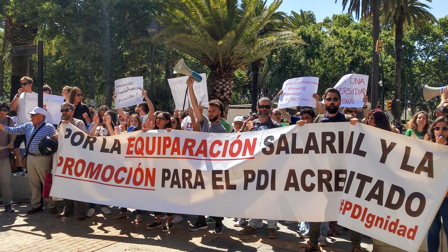 Los docentes interinos, en huelga tras el incumplimiento de los acuerdos entre la Junta y el Rectorado