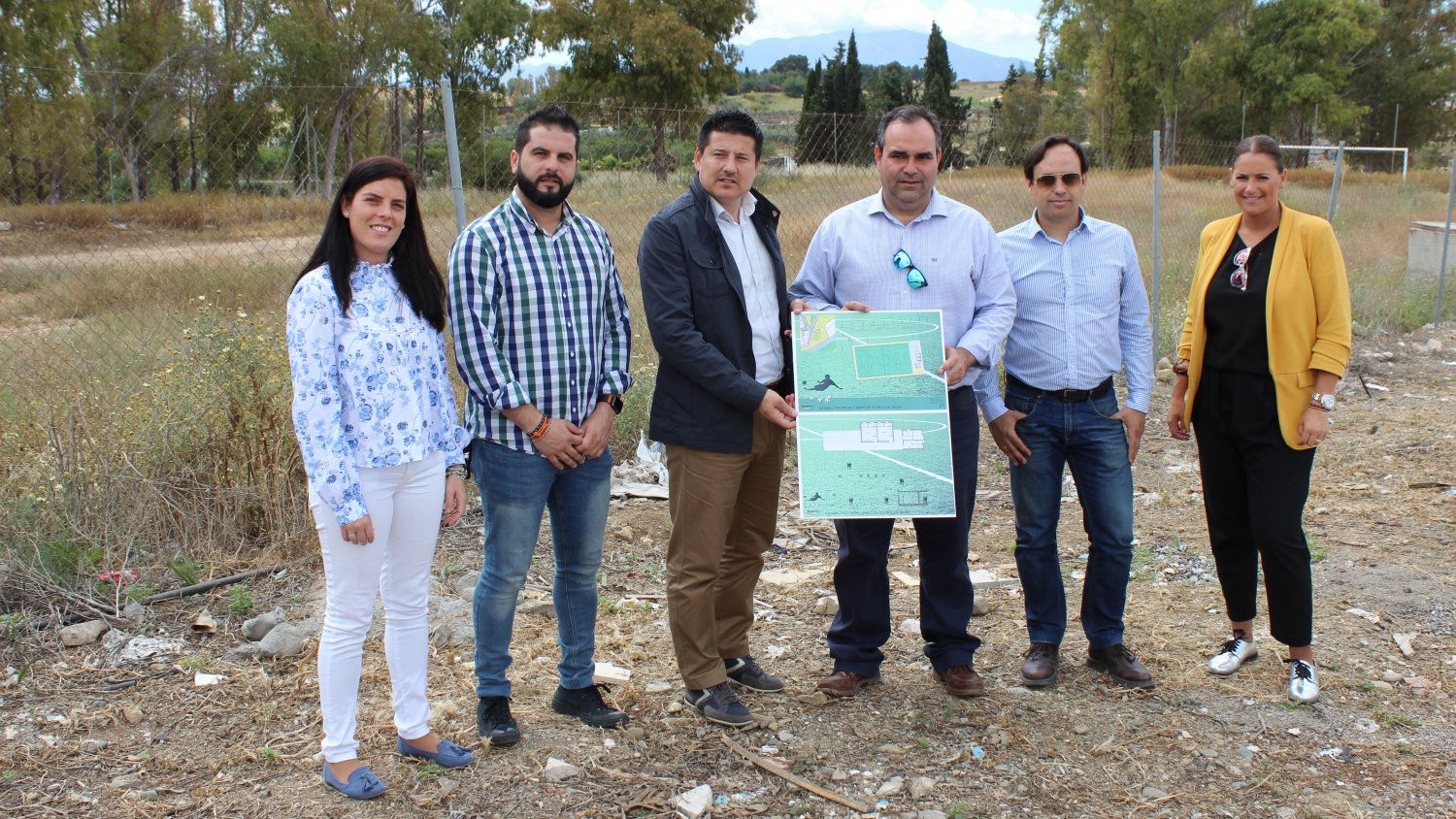 La Diputación invierte 190.000 euros en un campo de fútbol de césped artificial en la pedanía pizarreña de Zalea