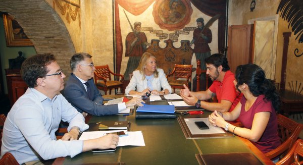 El Ayuntamiento y La Marbella Canina estudian firmar un convenio de asesoramiento en materia de mascotas