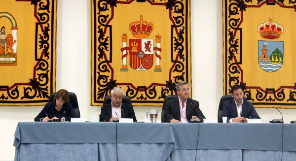El Pleno de Estepona acuerda destinar 11,5 millones de euros del superávit de 2017 a pagar anticipadamente la deuda heredada con proveedores
