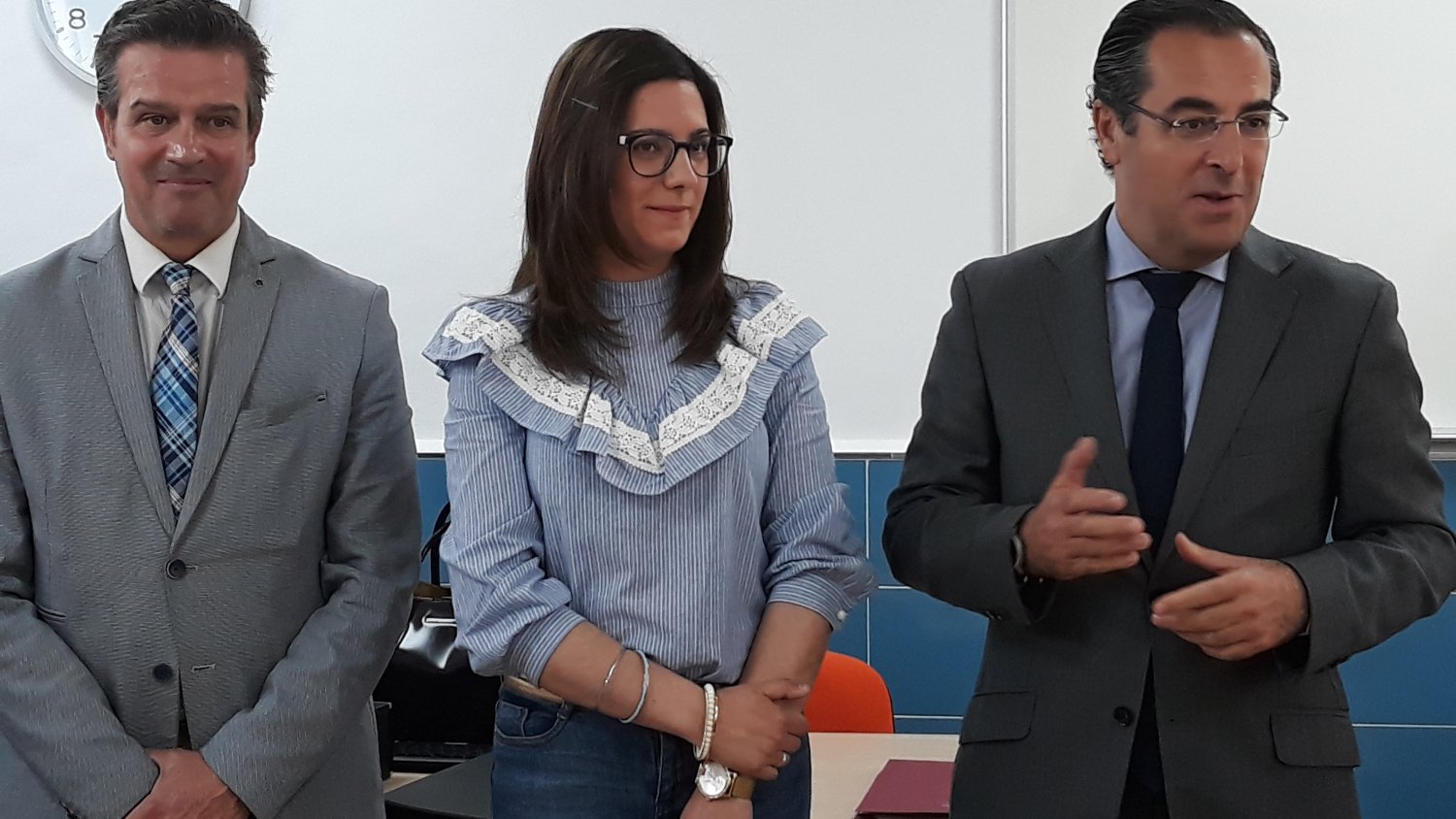 Briones inaugura en Árchez un Centro de Actividades Culturales y Educativas financiado con el Plan de Empleo Agrario