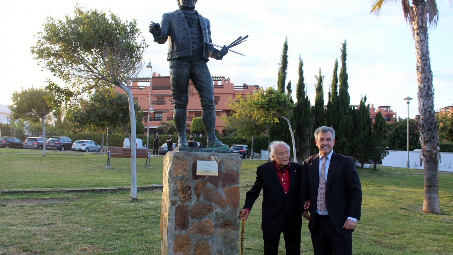 Estepona abre un museo al aire libre con esculturas del artista Santiago de Santiago