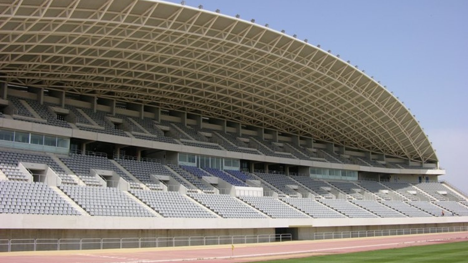 El Ayuntamiento invertirá 600.000 euros en la remodelación del pavimento del Estadio Ciudad de Málaga