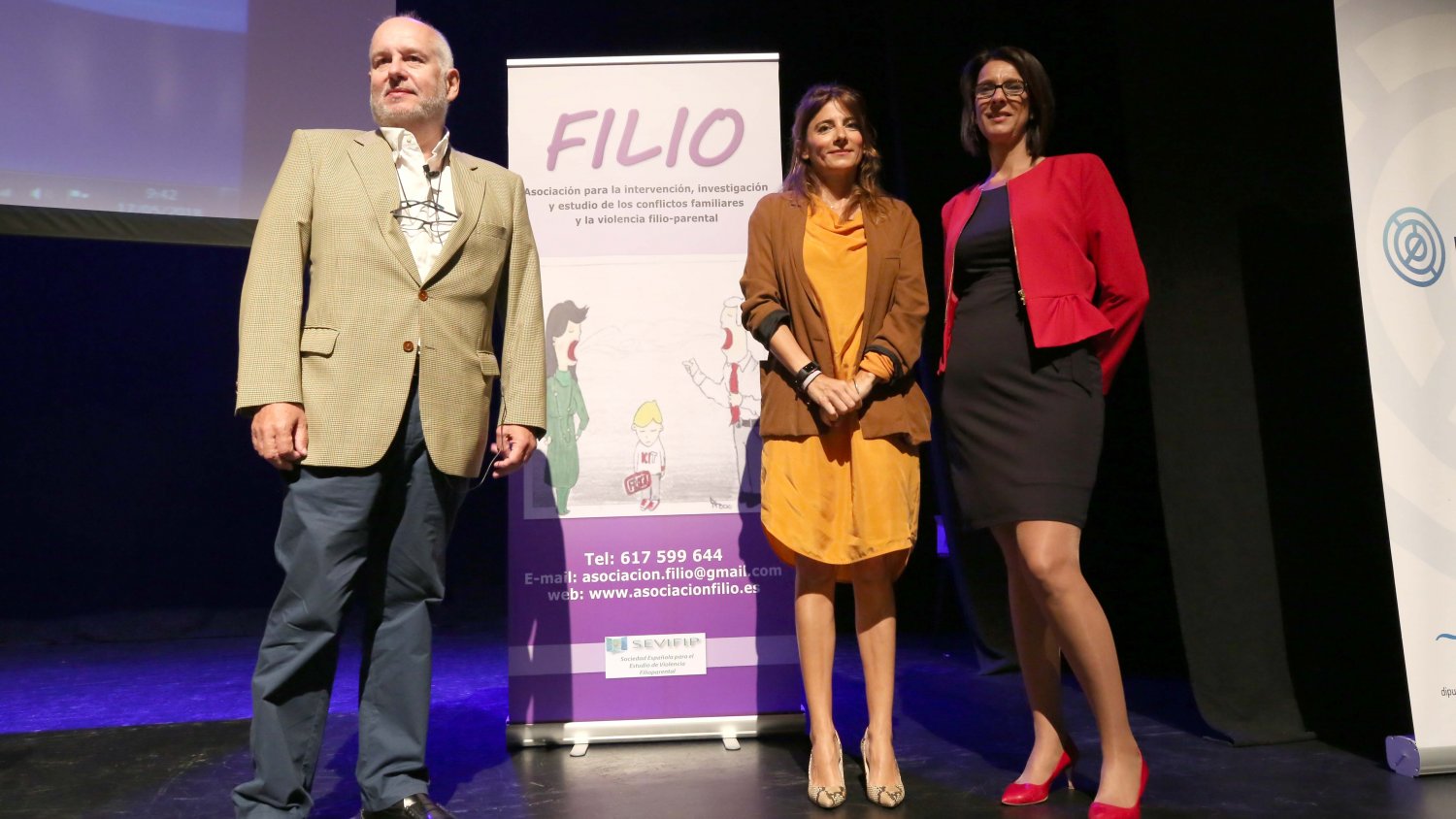 El auditorio Edgar Neville acoge una jornada para concienciar a la sociedad del aumento de violencia ascendente de los hijos a los padres