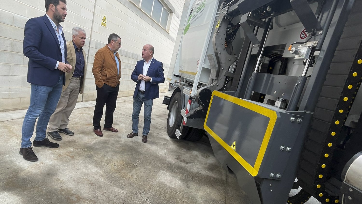 Antequera completa la renovación de la flota de vehículos de la empresa municipal Aguas del Torcal