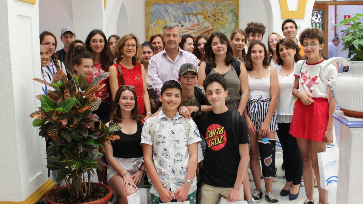 García Urbano recibe a los alumnos franceses que participan en un programa de intercambio del IES Monterroso