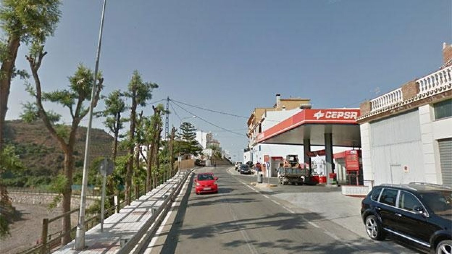 Buscan a un conductor fugado tras atropellar a una niña de dos años en Algarrobo