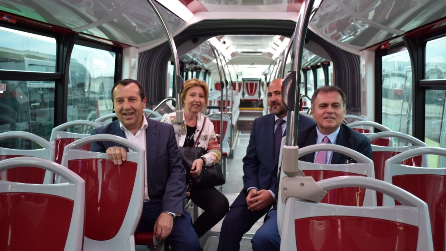 La Junta renueva la flota del Área Metropolitana con autobuses más modernos y ecológicos