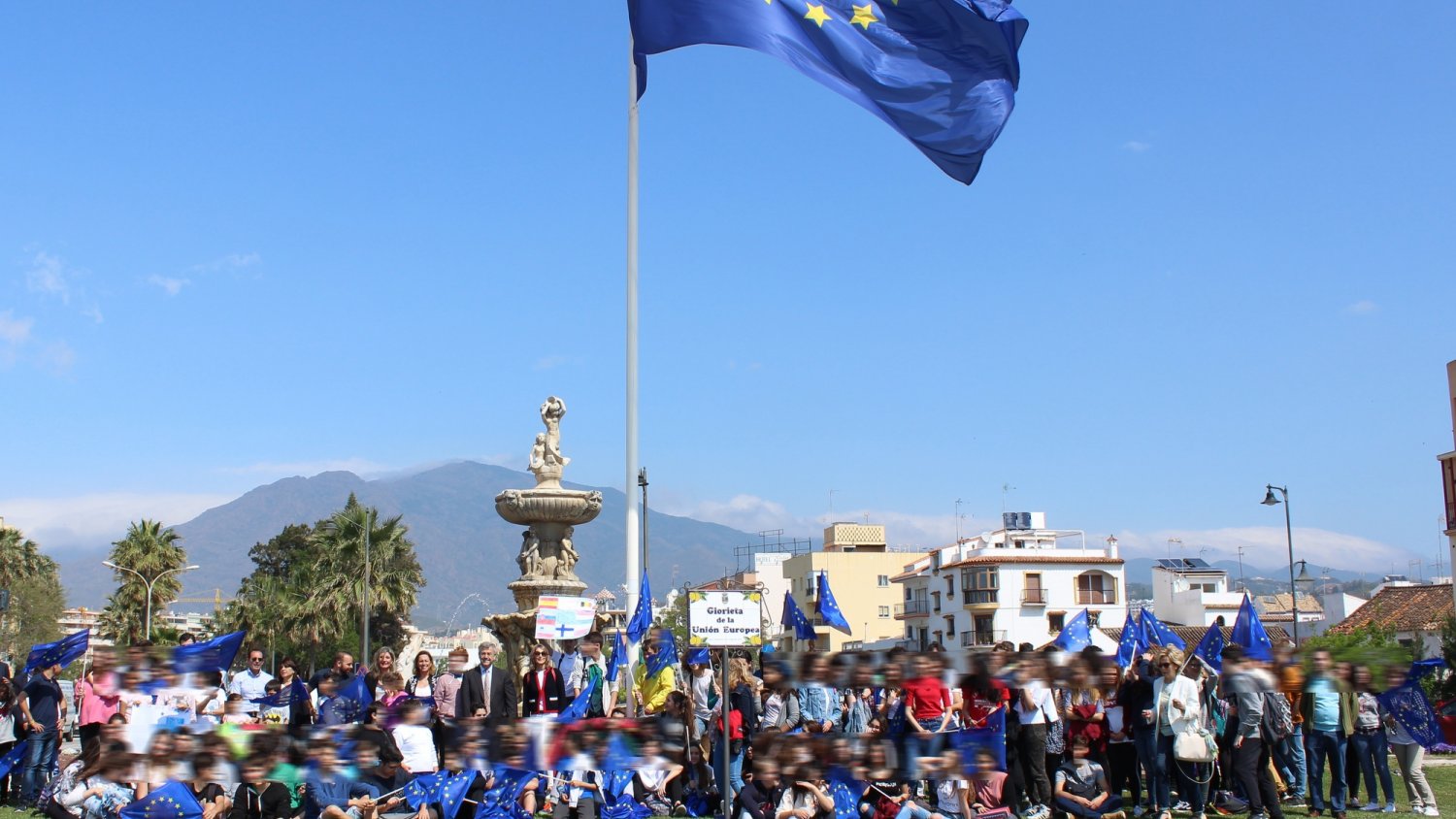 García Urbano preside el acto institucional del Día de Europa que ha contado con la participación de 300 jóvenes