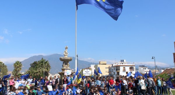 García Urbano preside el acto institucional del Día de Europa que ha contado con la participación de 300 jóvenes