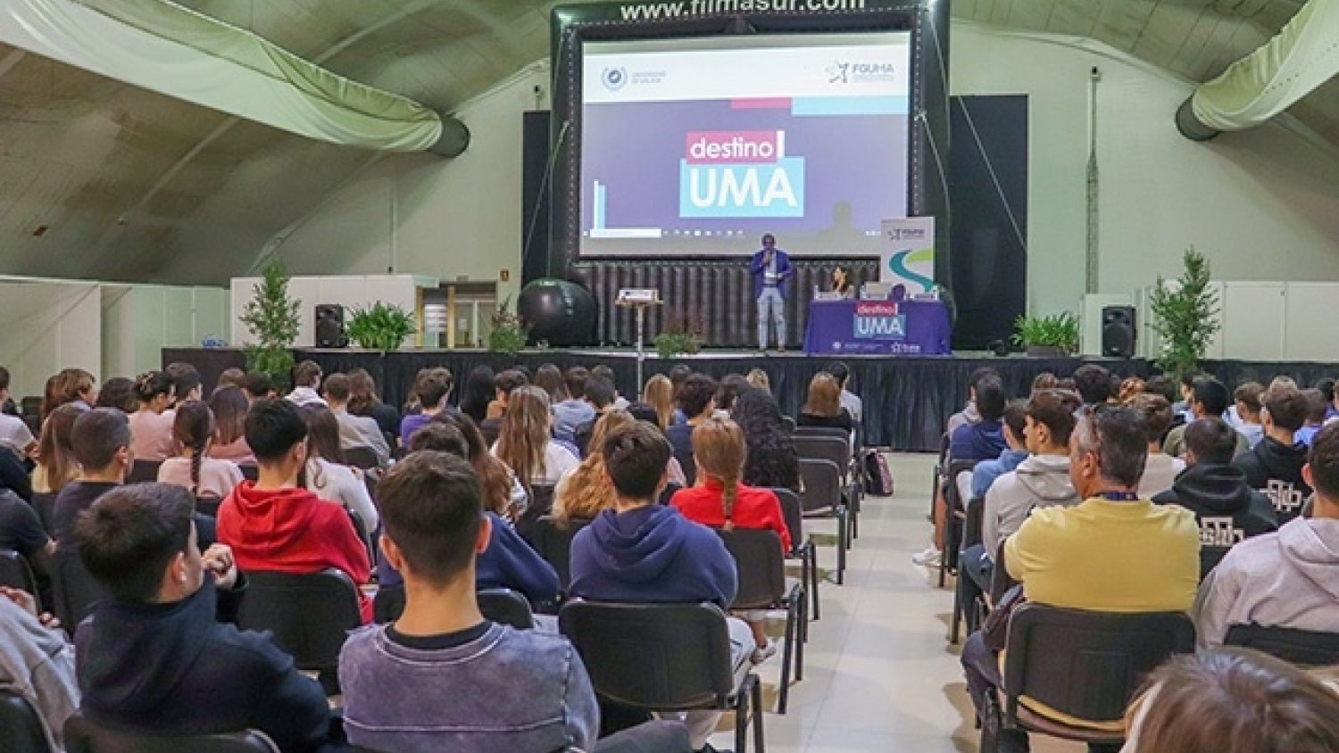 UMA.- Un total de 500 preuniversitarios de Estepona conocen la oferta académica de la Universidad