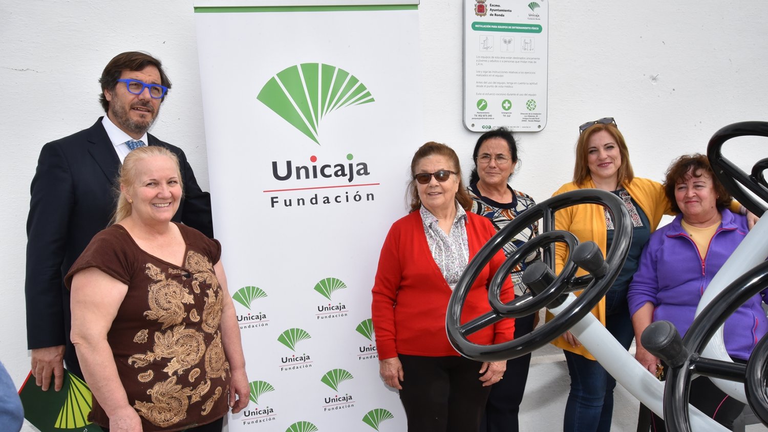 Fundación Unicaja y Ronda ponen en marcha un rincón de lectura y un parque biosaludable