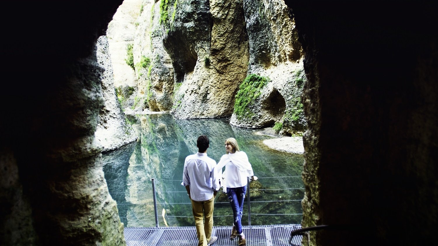Crecen de forma espectacular los viajeros españoles alojados en apartamentos, campamentos y establecimientos rurales en el mes de marzo