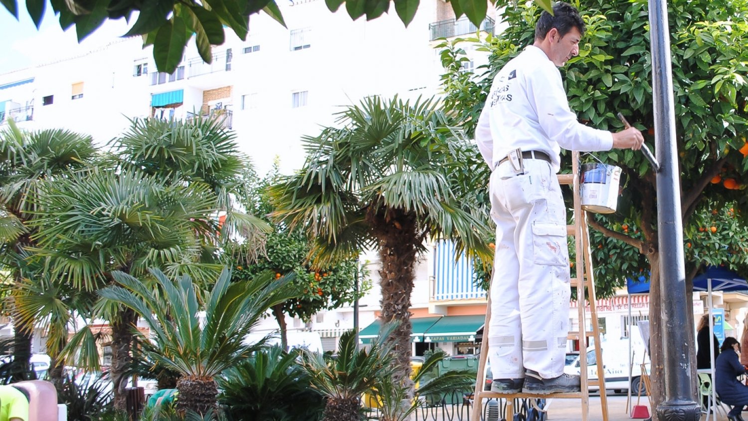Estepona realiza más de 300 actuaciones de mejora en la ciudad con la campaña ‘12 meses, 12 barrios’