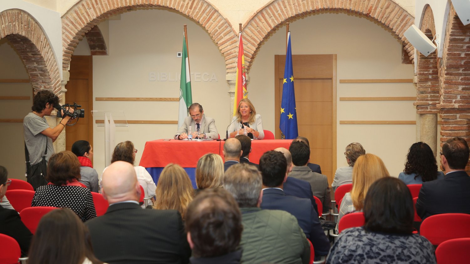 Ángeles Muñoz destaca la apuesta por la formación en Marbella del Colegio de Abogados
