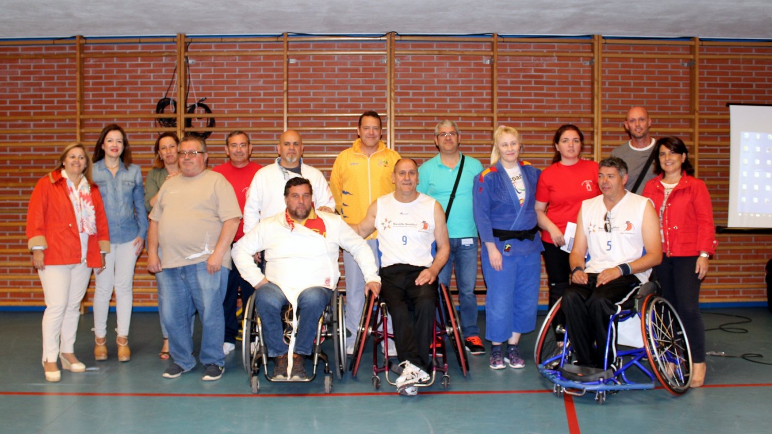 Estepona colabora un año más en las Jornada de Deporte Adaptado C.E.I.P 'Simón Fernández'