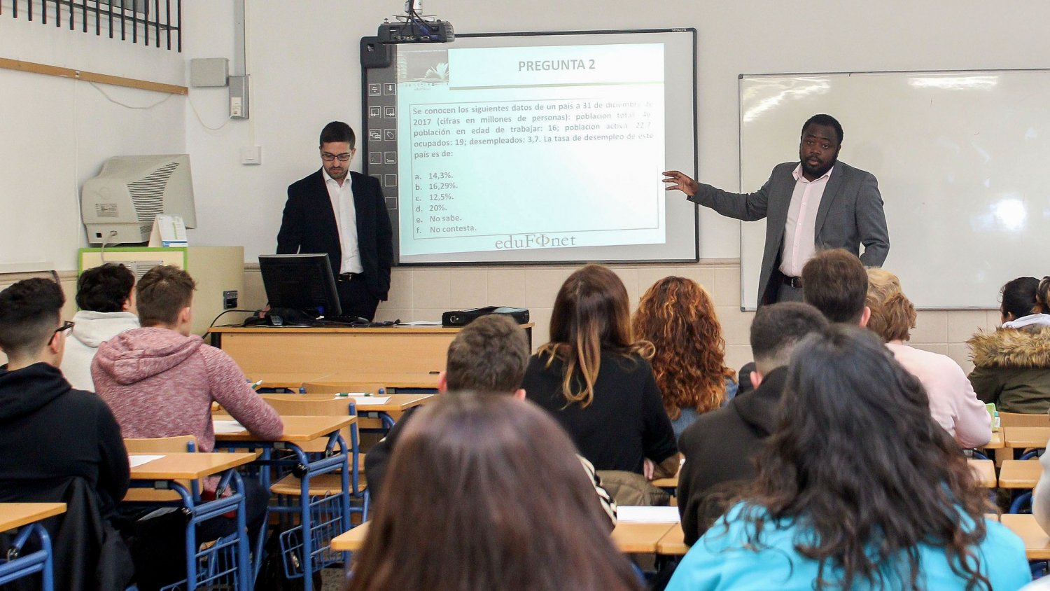 Unicaja amplía su programa de educación financiera con el objetivo de enseñar a gestionar los recursos