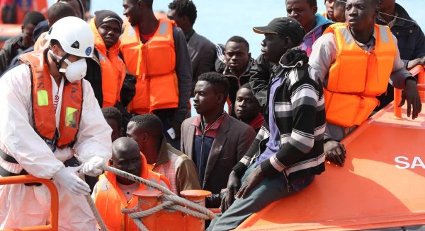 Rescatadas 81 personas que viajaban en dos pateras localizadas en el mar de Alborán