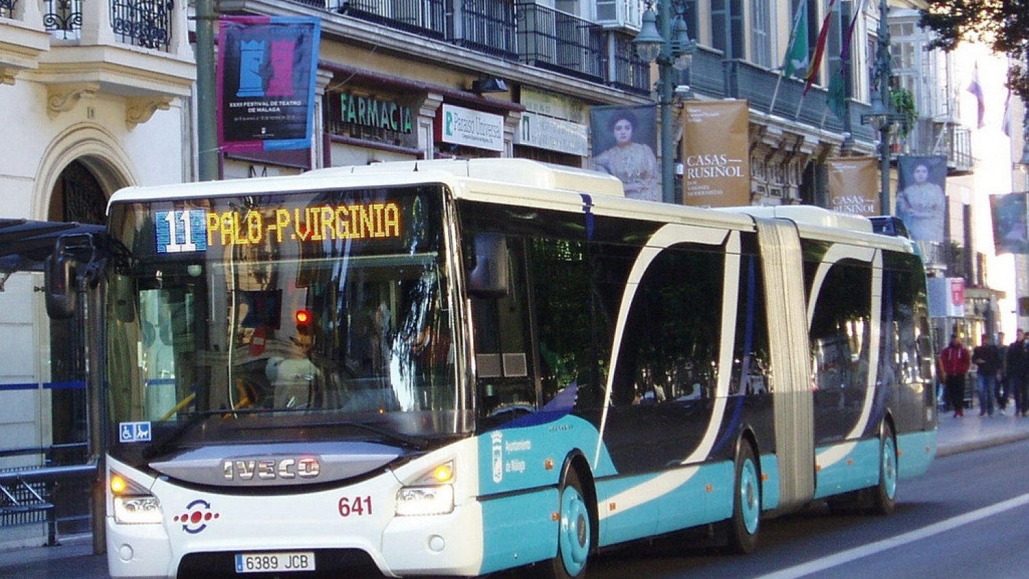 El equipo de gobierno propone que 24.000 jubilados más se puedan beneficiar con la tarjeta de transporte