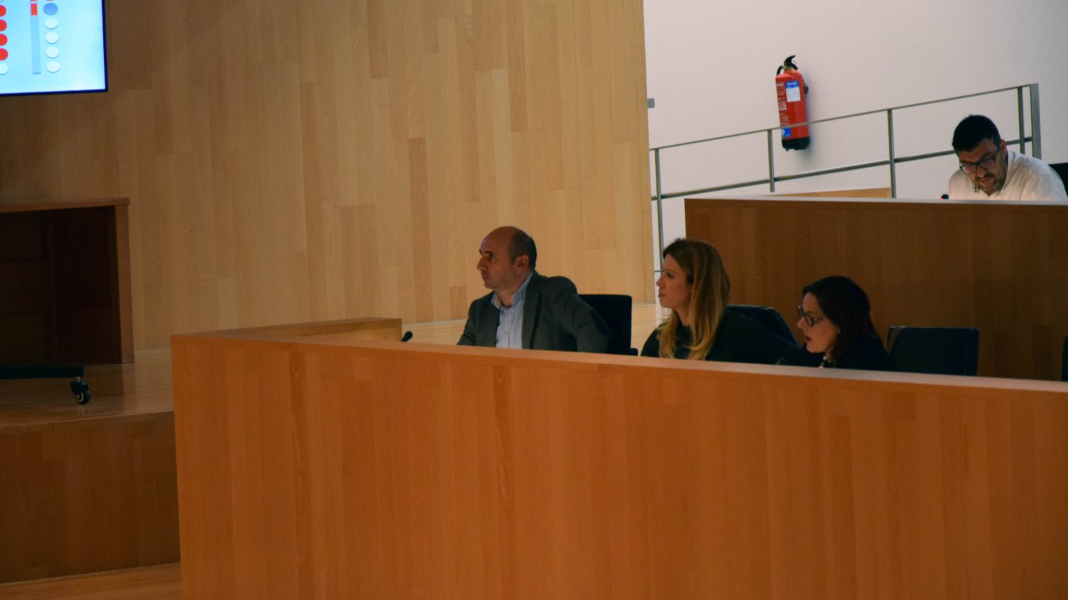 El pleno de la Diputación aprueba la iniciativa del PSOE que pide la equiparación laboral de los trabajadores del Consorcio Provincial de Bomberos
