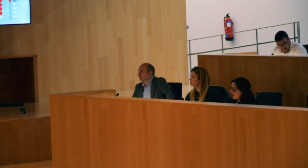El pleno de la Diputación aprueba la iniciativa del PSOE que pide la equiparación laboral de los trabajadores del Consorcio Provincial de Bomberos