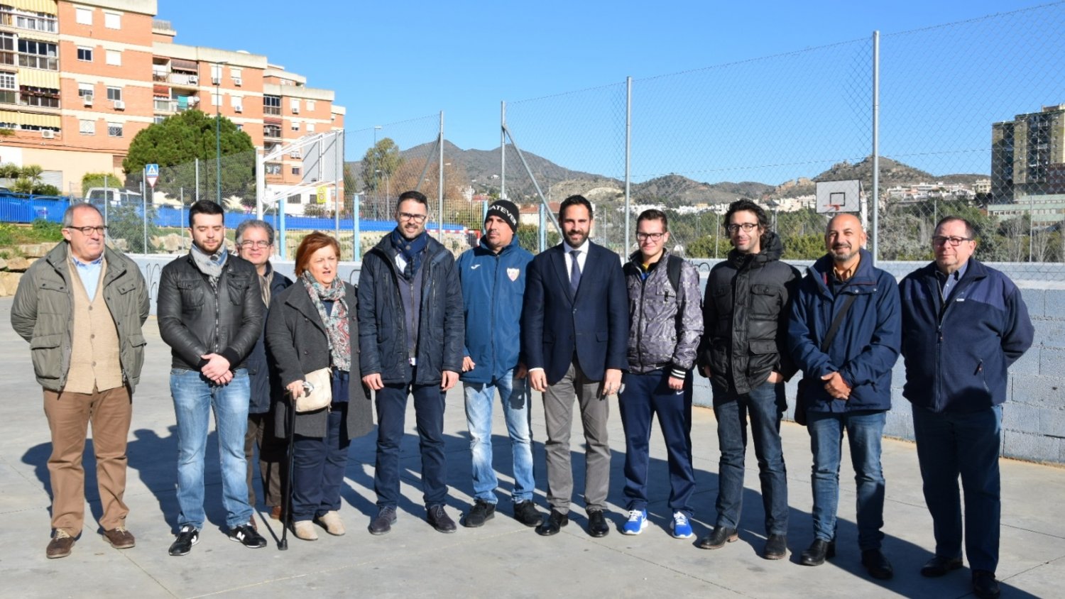El PSOE denuncia el abandono que sufren las pistas municipales al aire libre y exige su rehabilitación