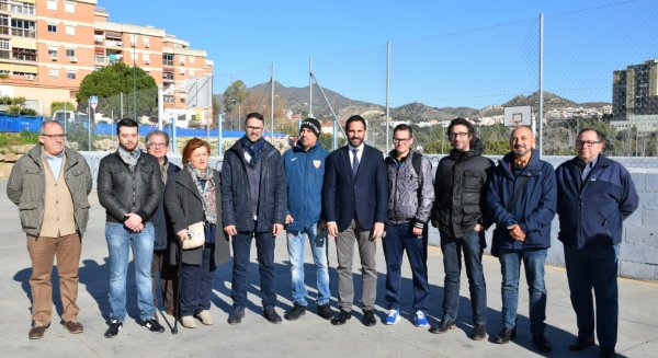 El PSOE denuncia el abandono que sufren las pistas municipales al aire libre y exige su rehabilitación