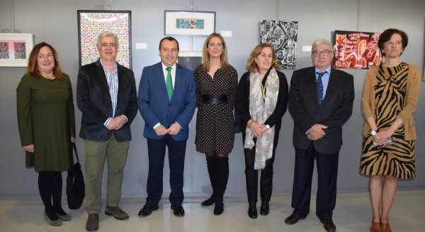La Ciudad de la Justicia acoge una exposición de 31 artistas con diferentes miradas sobre la inmigración