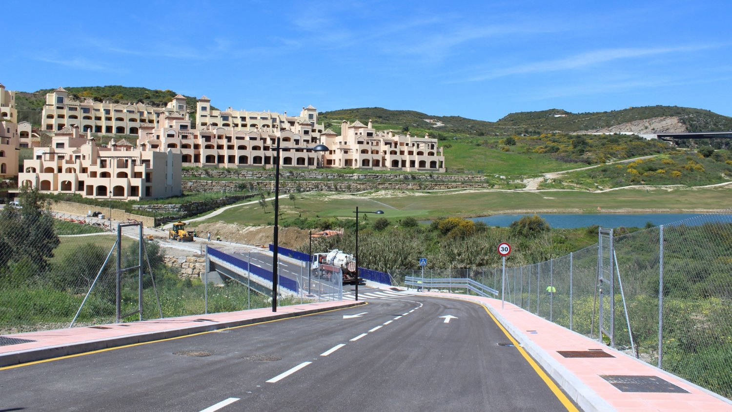 Entran en su recta final las obras de la nueva conexión en Valle Romano que dará acceso al Hospital de Estepona