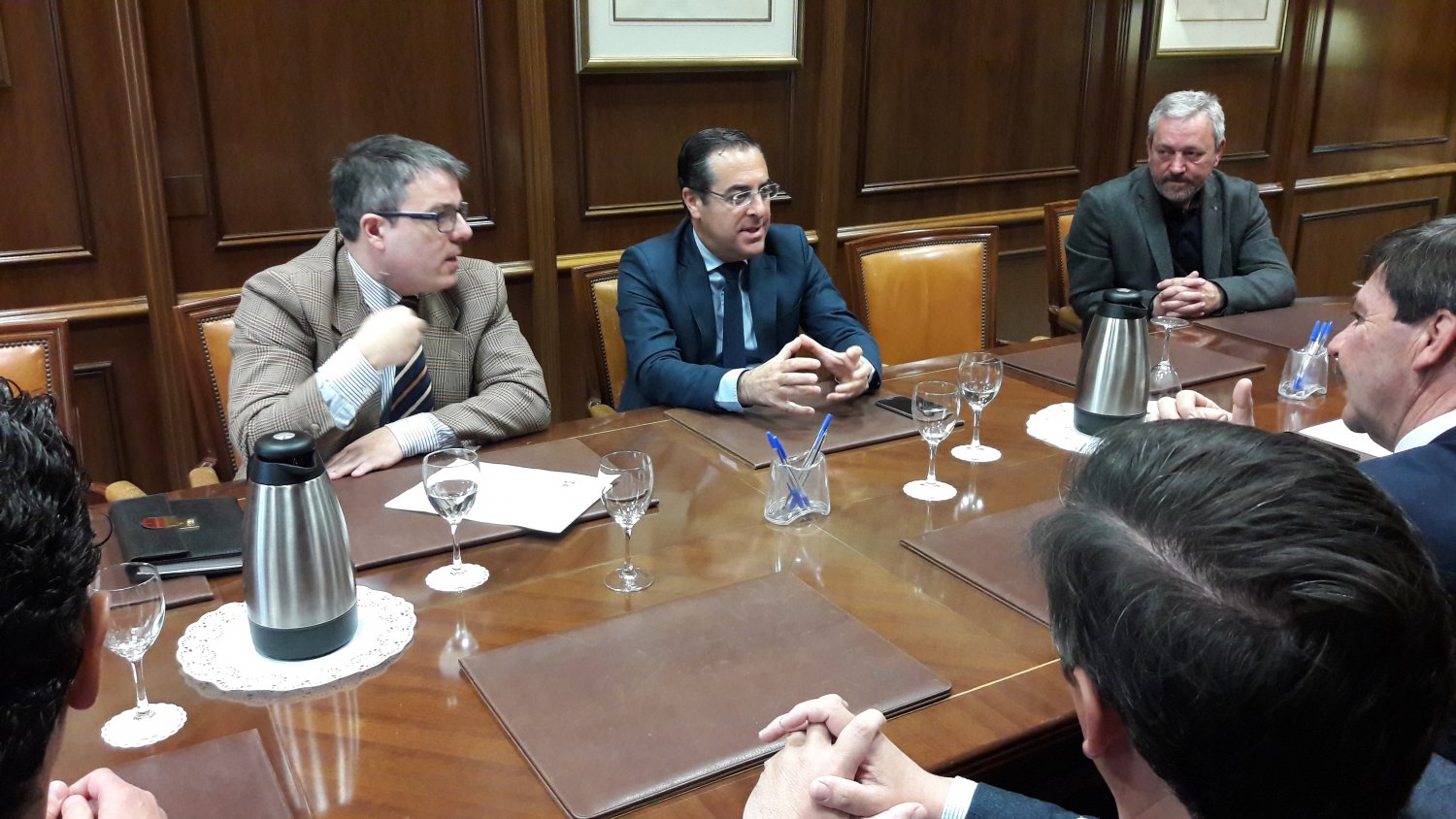 Briones advierte de que la inacción de la Junta en materia de minas y canteras llevará al paro a más de 45.000 familias