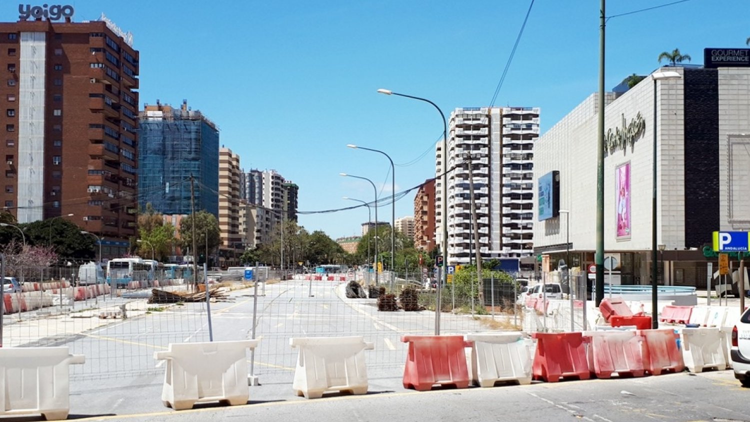 Colocan los últimos muros-pantalla del túnel del metro de Málaga en la Alameda Principal