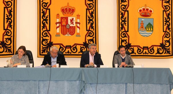 El Pleno de Estepona pide a la Junta que abone la deuda de 8,2 millones de euros