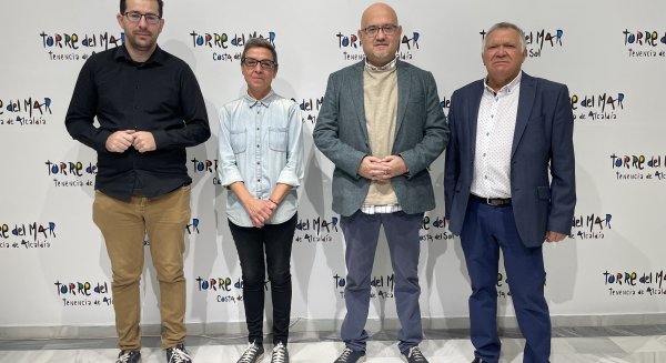 Vélez-Málaga incorpora a su oficina virtual los murales del pintor Francisco Hernández