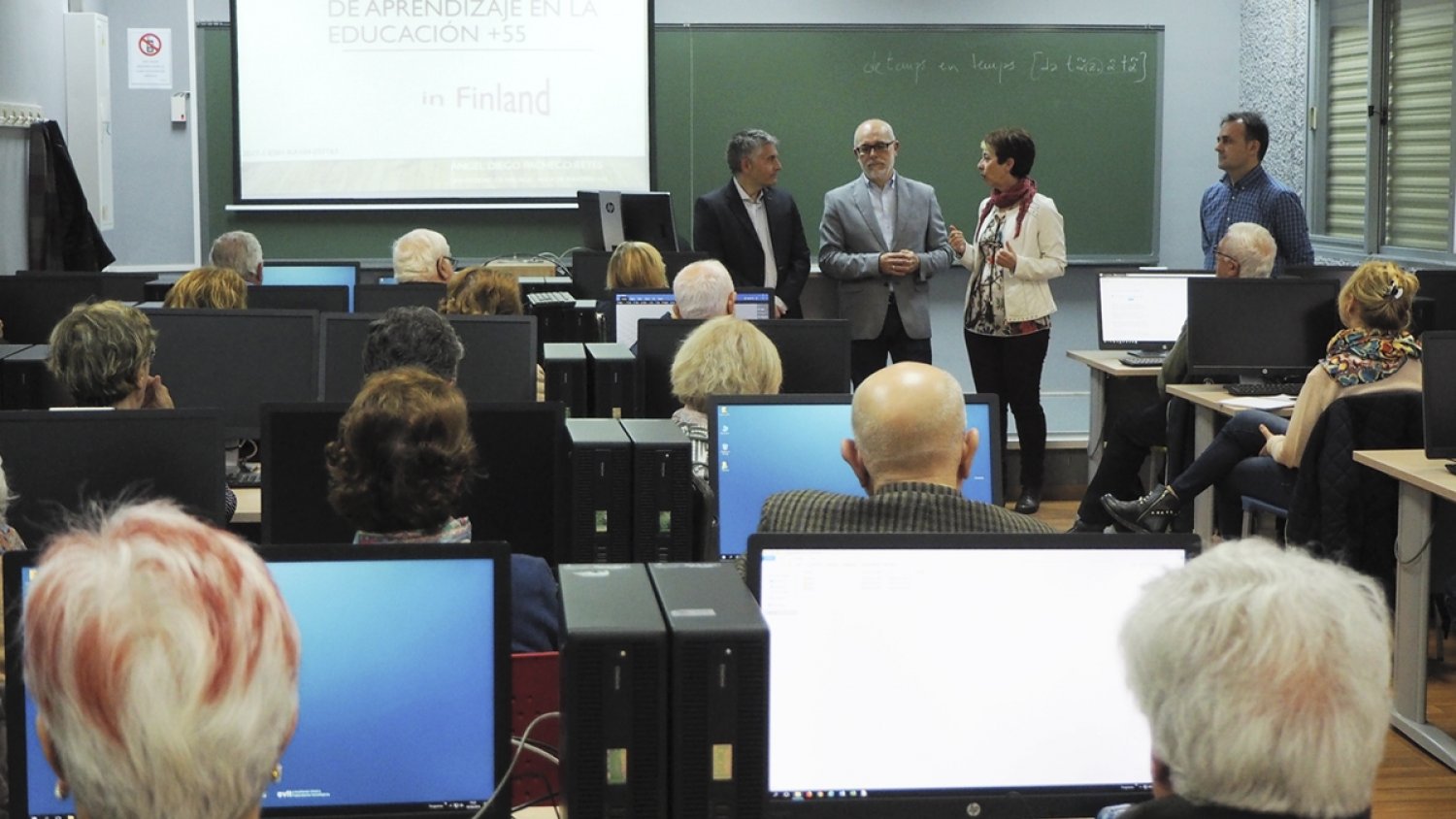 El aula de mayores de 55 años inaugura una nueva sala de informática