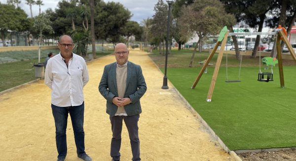 Torre del Mar inaugura un gran parque con recinto exclusivo para mascotas