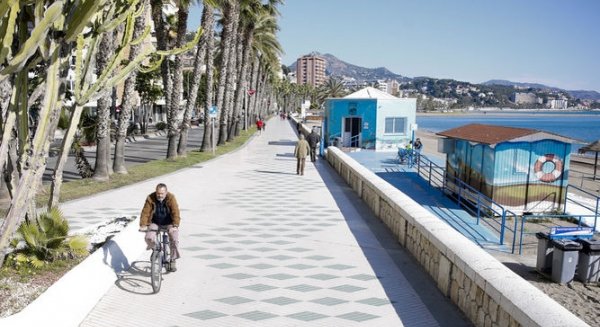 Detienen a un individuo que golpeó a su pareja con una hamaca de playa