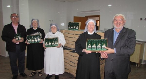 Cafés Santa Cristina duplica hasta 400 kilos de café su donación solidaria a las Hermanitas de los Pobres