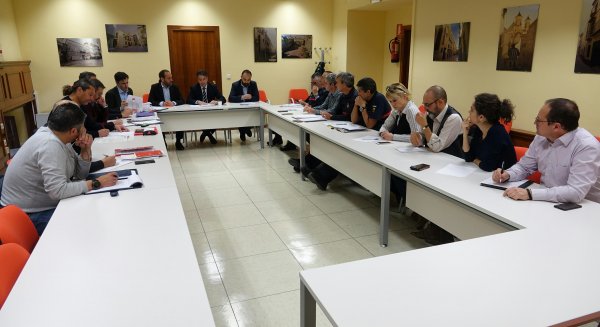 El Ayuntamiento se reúne con los sindicatos de bomberos para informar de avances en las mejoras del cuerpo