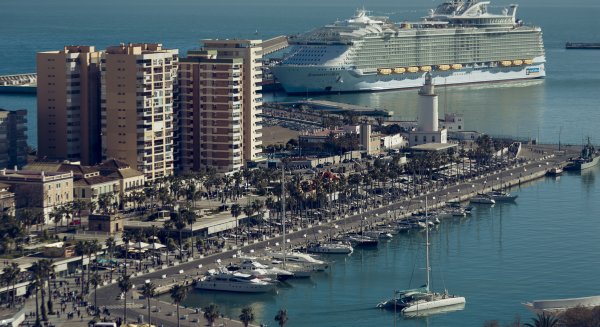 El puerto de Málaga prevé alcanzar los 170.000 pasajeros de crucero durante la temporada de primavera