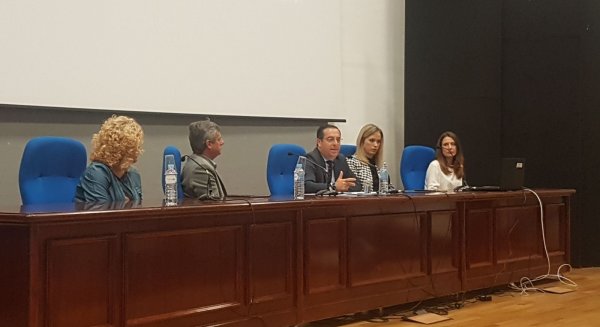 Briones señala que el 31,7% de las charlas solicitadas en los colegios se centran en los riesgos del uso de Internet