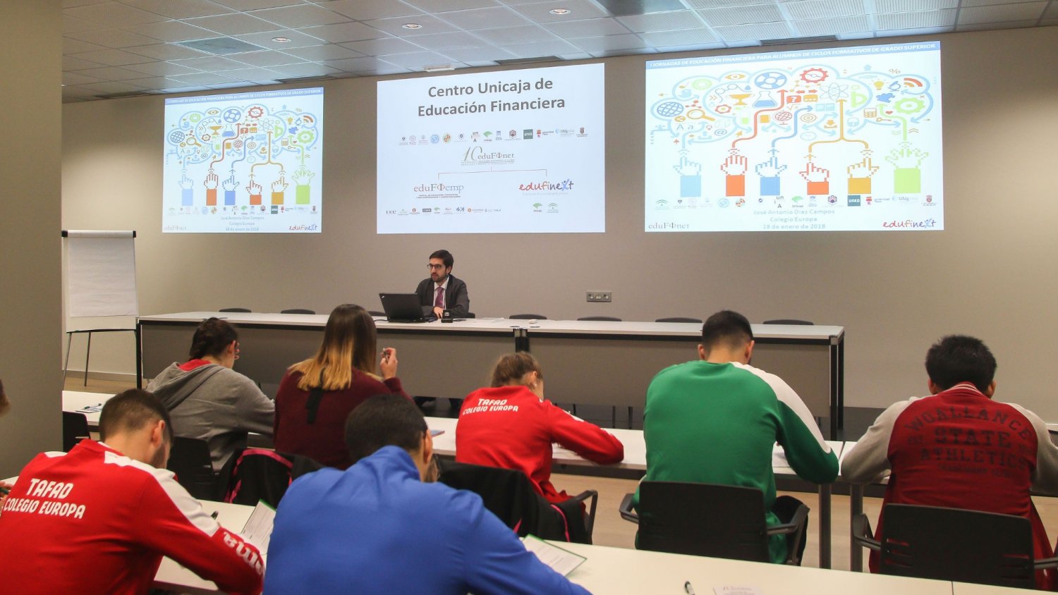 La educación financiera de Unicaja llega a 600 alumnos de Ciclos de Grado Superior de Málaga y Córdoba