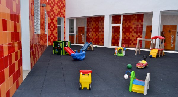 Estepona abre la inscripción en las cinco escuelas infantiles municipales, que ofertan 370  plazas para el curso 2018/2019
