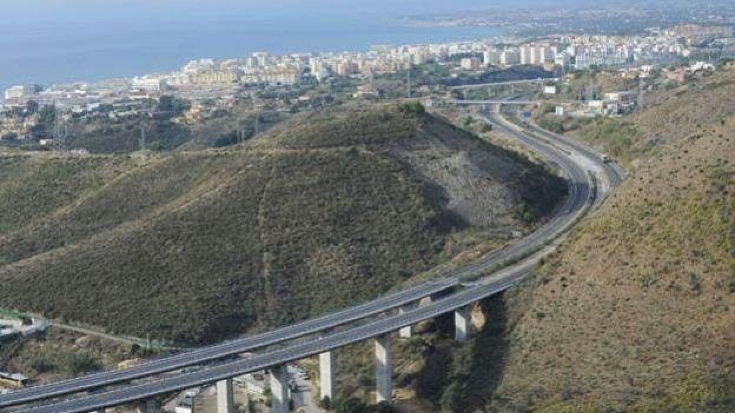Un hombre fallece y una mujer resulta herida en un accidente en la AP-7 en Estepona